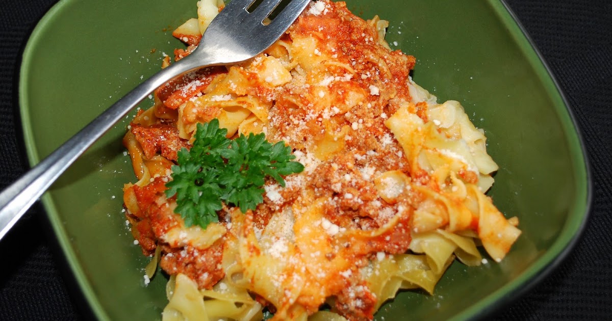 The Cutting Edge of Ordinary Crock Pot Pepperoni Lasagna