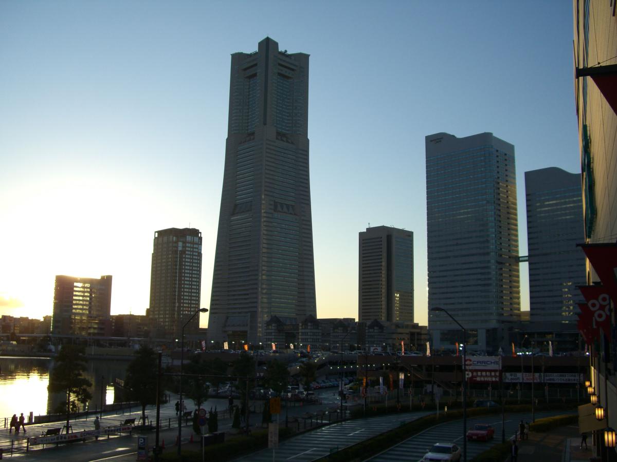 [2007-03_jp-yokohama_1_sakuragicho_landmark-tower_b.jpg]