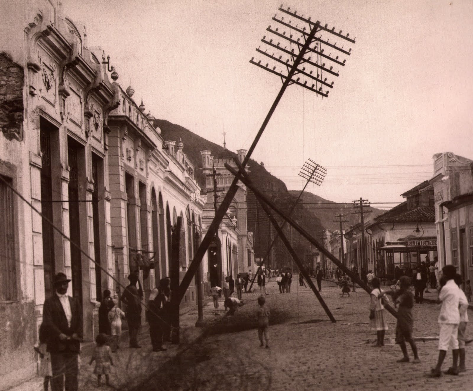 Como chegar até Complexo Viário Heróis de 1932 (Cebolão) em Vila Leopoldina  de Ônibus, Trem ou Metrô?
