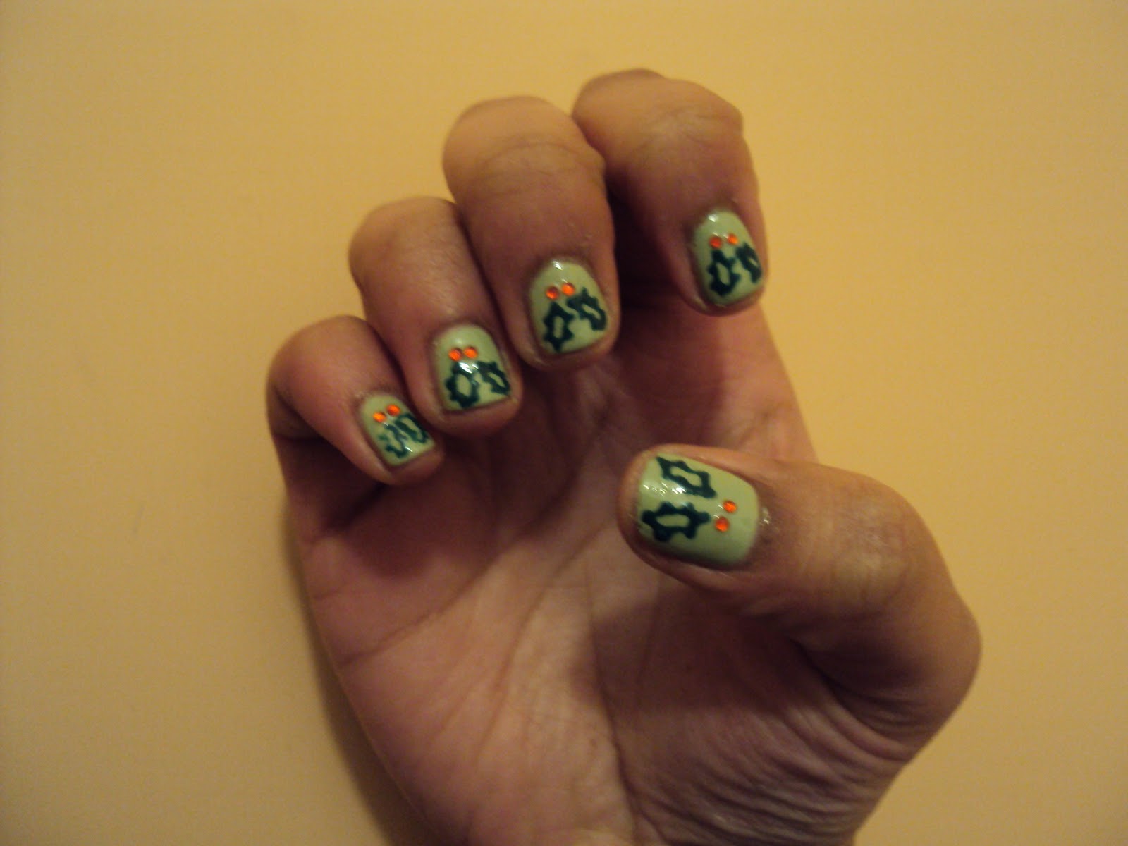Christmas Holly | Nail Art by Lena