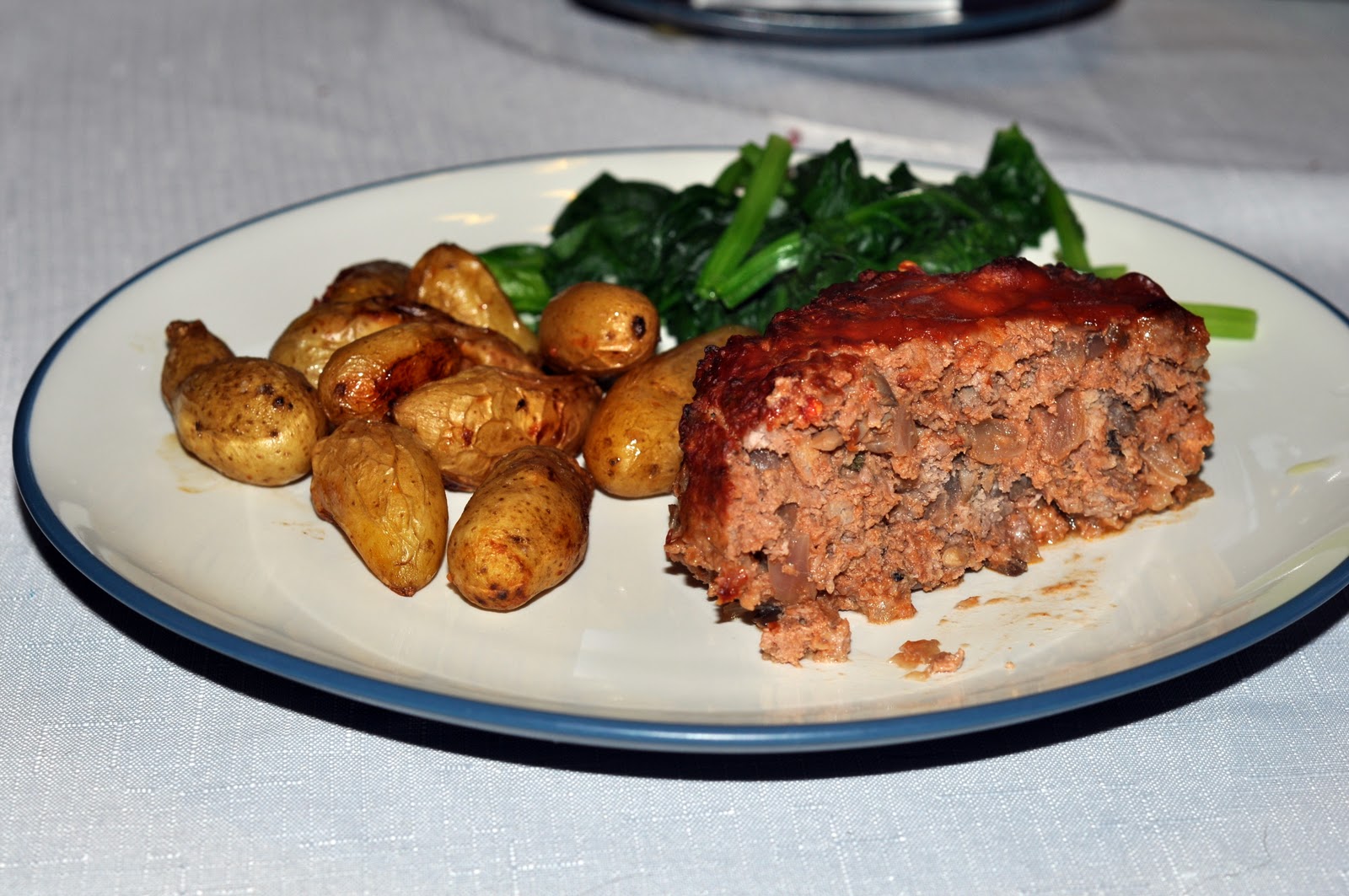 Kuvahaun tulos haulle Meat loaf with cream downpour and mashed potatoes