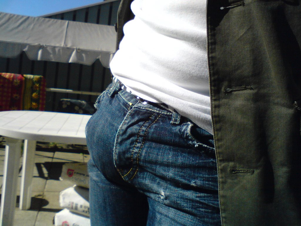 [Jeans+Bulge.jpg]