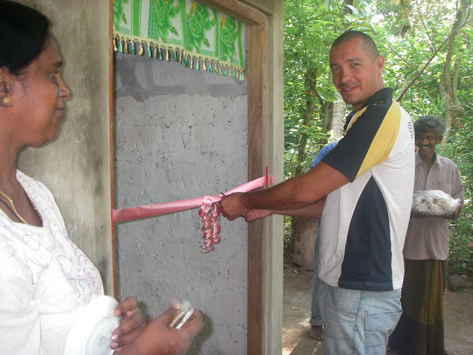 Jour de la ceremonie d'entree, Julien a l'honneur d'ouvrir symboliquement la porte