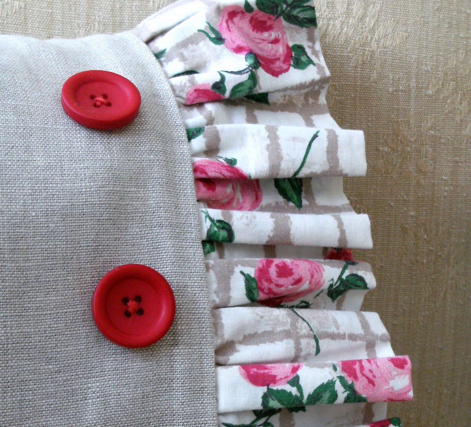 Sew Good by Deborah Good Make a Frilled Cushion