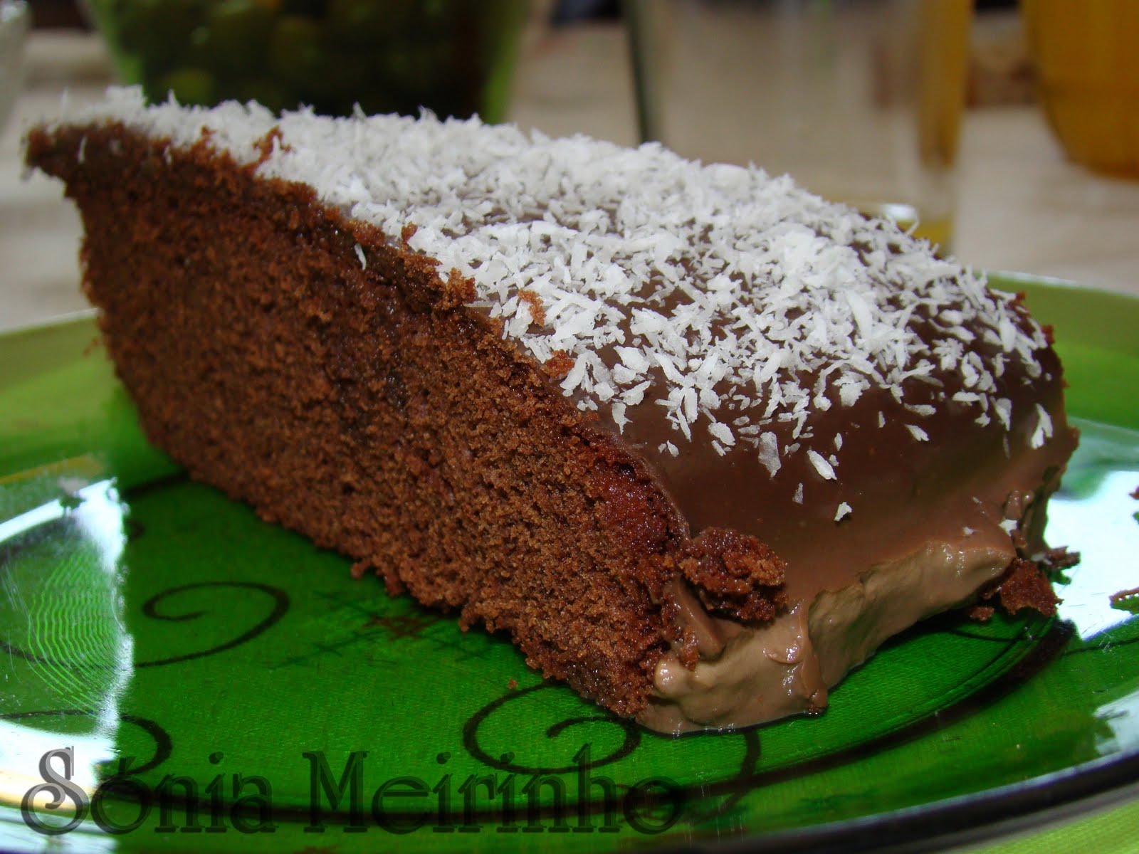 Sónia Meirinho Bolo de Chocolate com Cobertura de Chocolate Quente e
