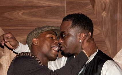 [Floyd+Mayweather+Jr.+And+Sean+Combs.jpg]