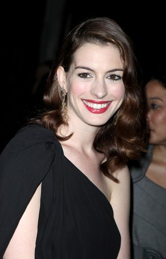 Anne Hathaway Viola. Anne Hathaway