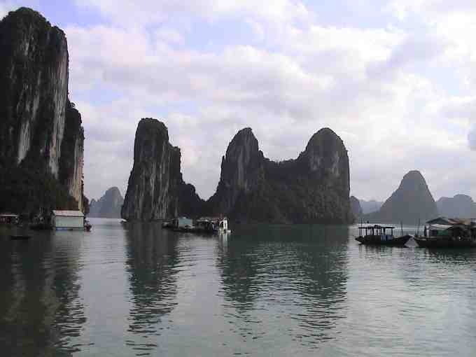 [halongbay.jpg]