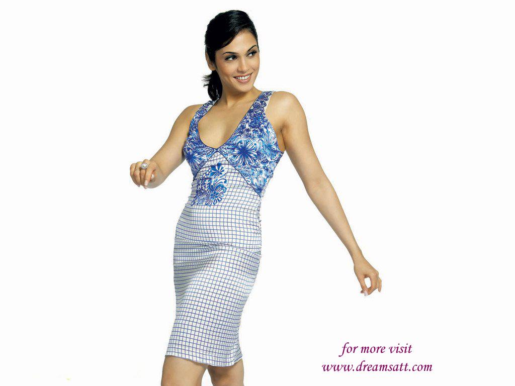 [Isha+Kopikar+hot+wallpaper+14.jpg]