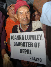 JOANNA LUMLEY VISITE NEPAL