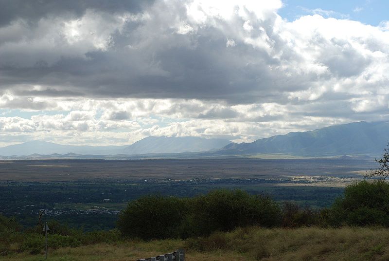 [800px-Great_Rift_Valley,_Tanzania2.jpg]