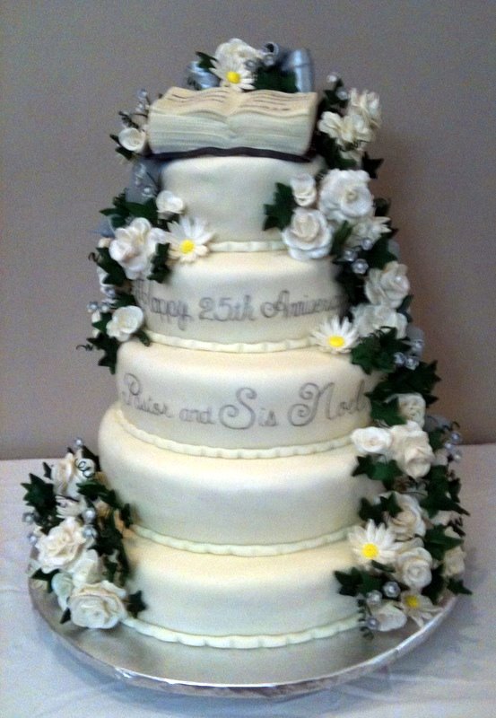 Filed under Anniversary Cakes Wedding Cakes