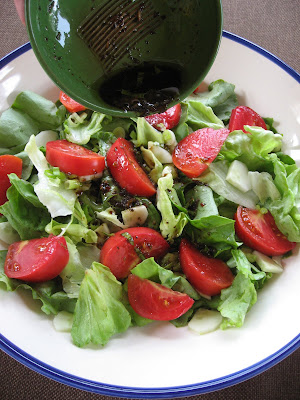Garlic Salad Dressing