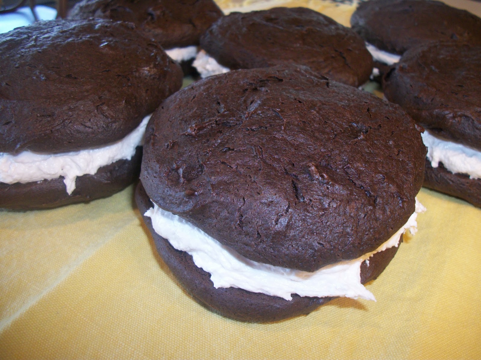Easy Frugal Living Homemade Oreo Cakesters aka Whoopie Pies