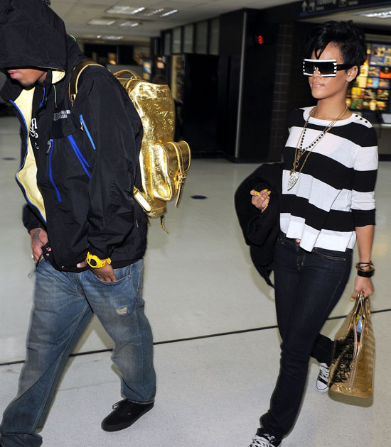 Rihanna - bag: LOUIS VUITTON DAMIER ALMA BB BAG