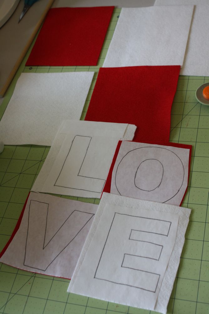 LOVE felt wall hanging tutorial