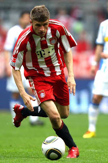 pic1_thomas_muller_cock_bulge_1.jpg