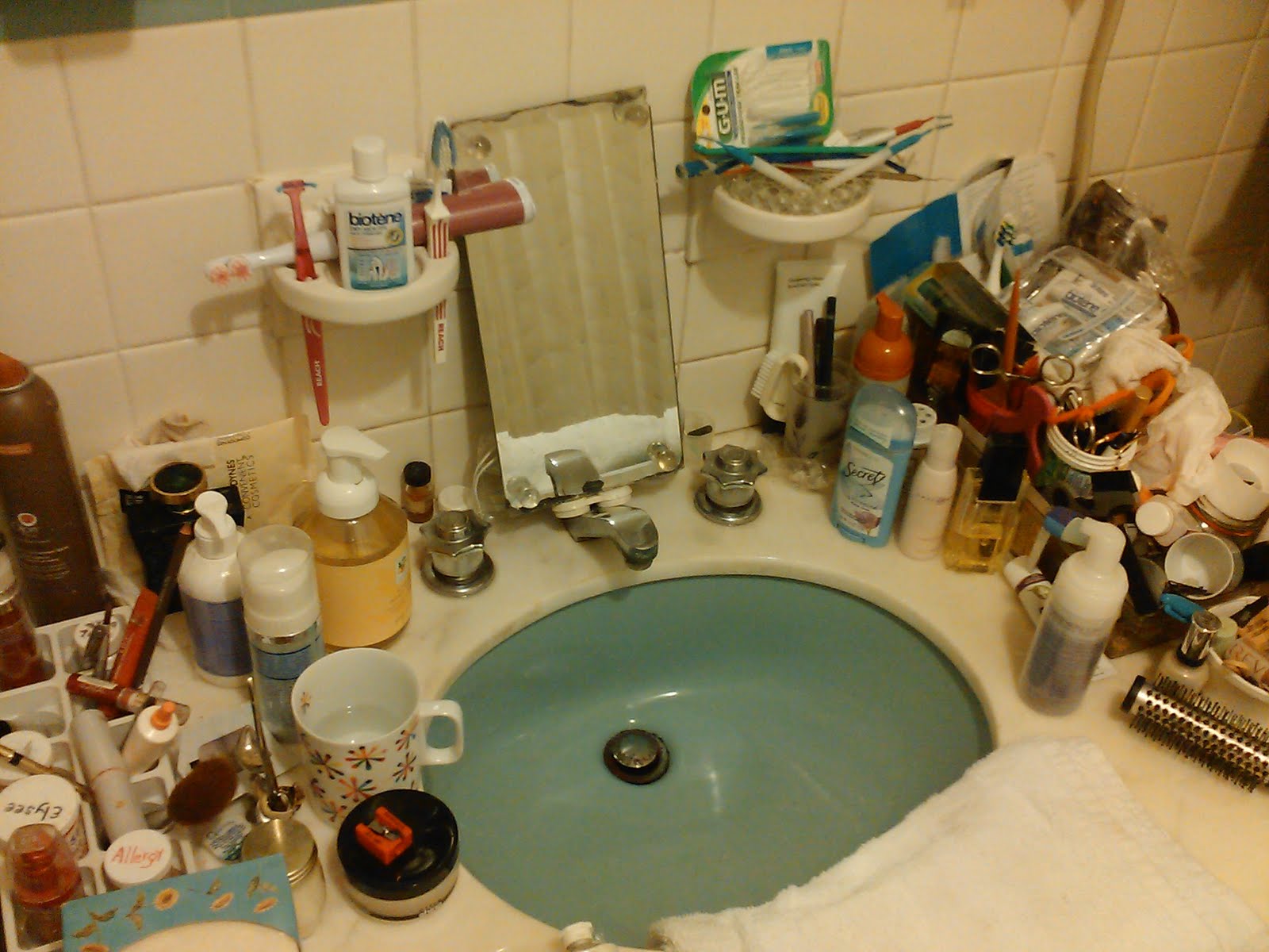 Sacramentune A really messy sink