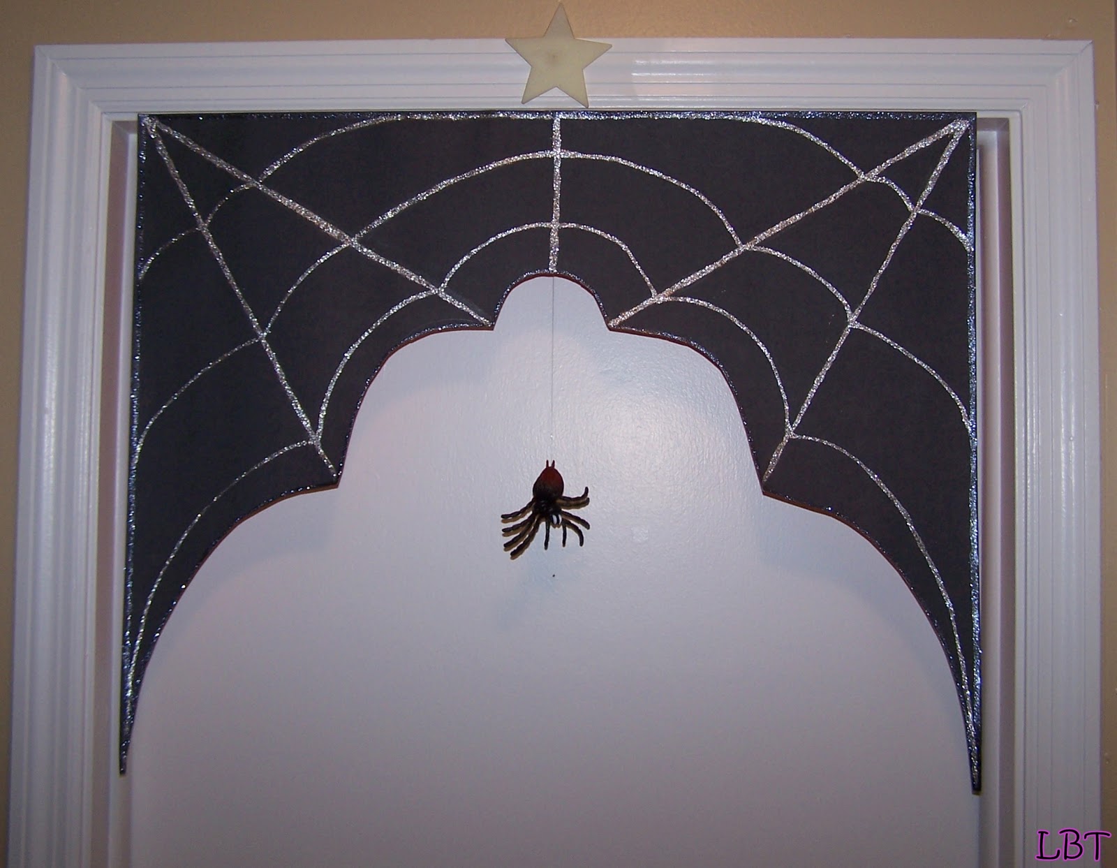 Lbt Toot Creepy Spider Webbed Door Frame