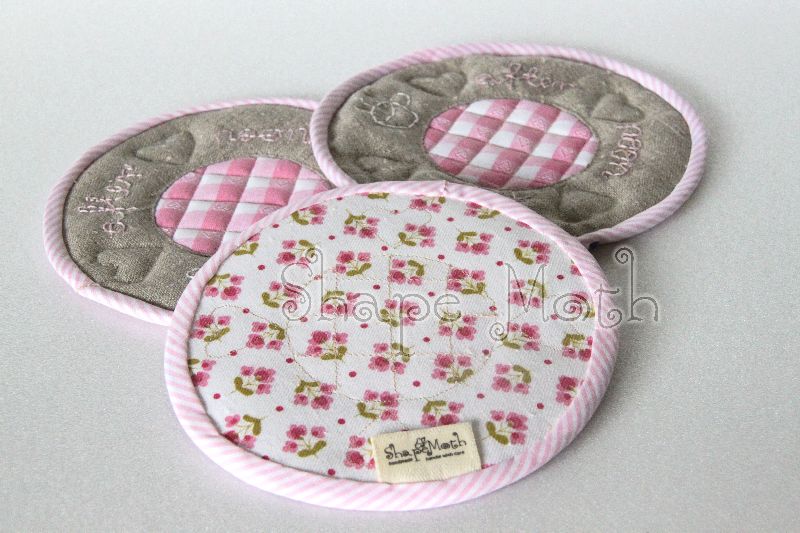 Shape Moth Green and pink coasters