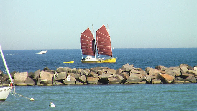 Maiden sail. Thanks for the photo Susan! We sailed from the boatyard on a river to a park on Lake M