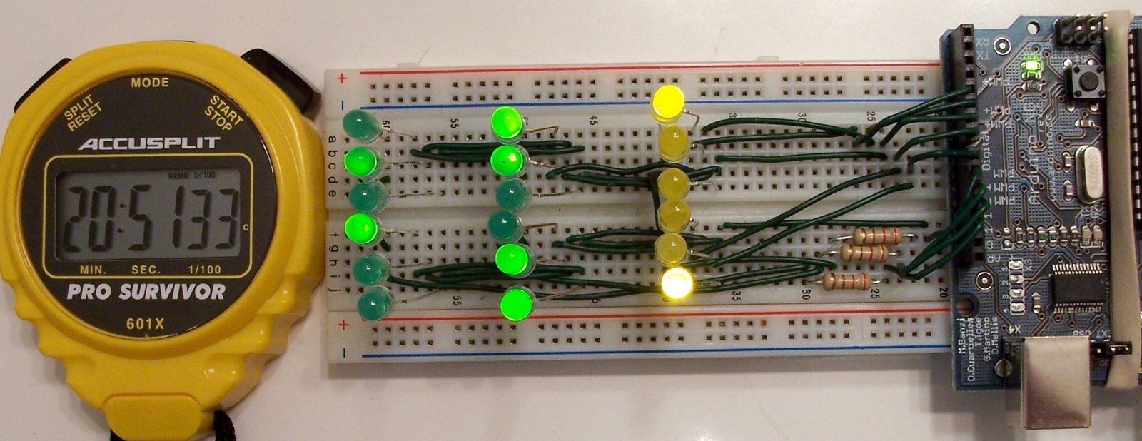 [binaryclock.JPG]