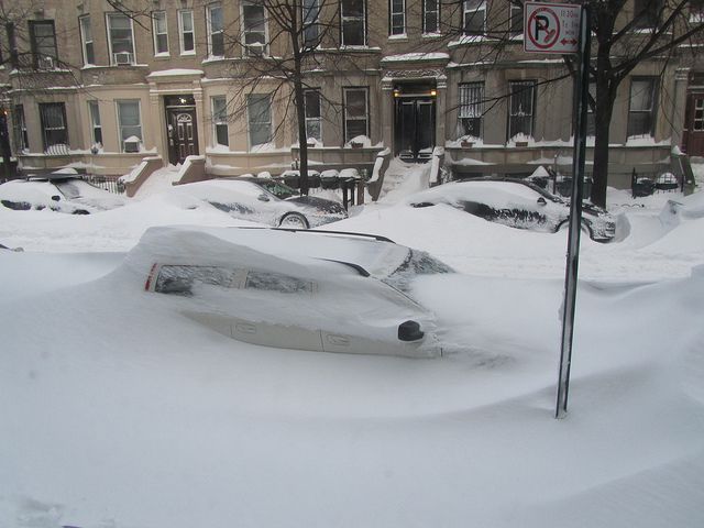 Raccolta di fotografie di neve e nevicate Blizzard+car