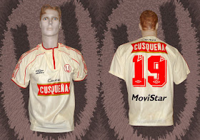 camiseta universitario 1999