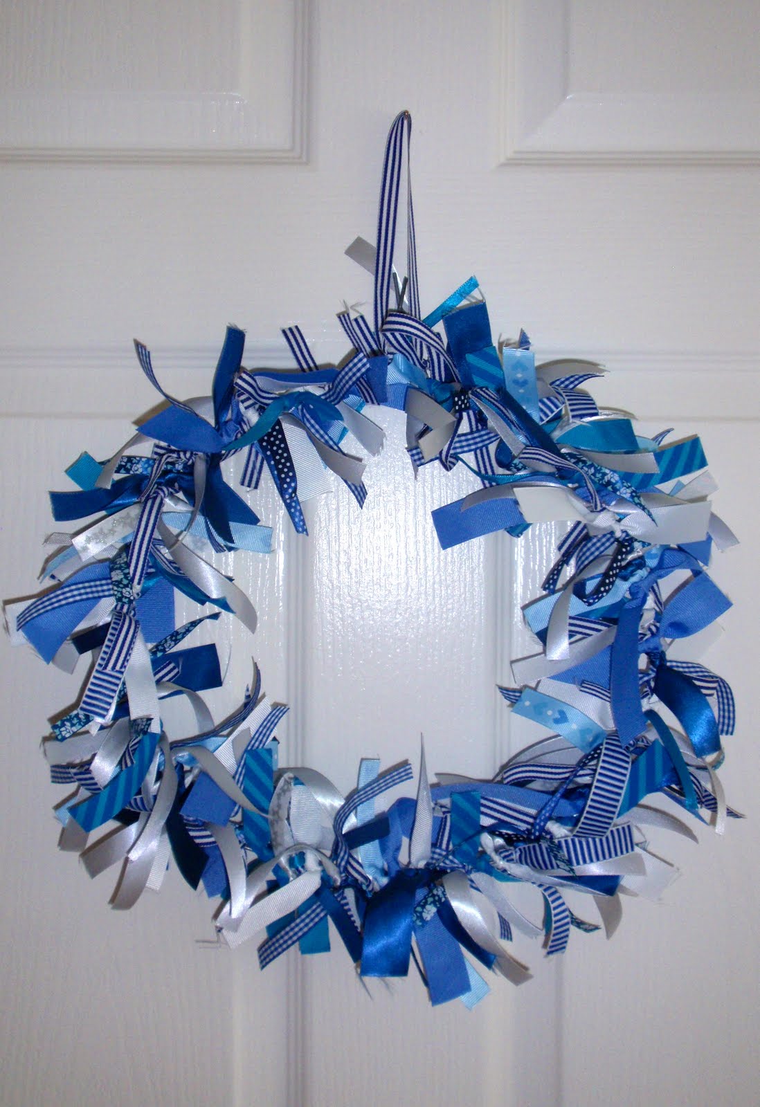 DIY Tutorial From A Catch My Party Member How to Make a Ribbon Wreath