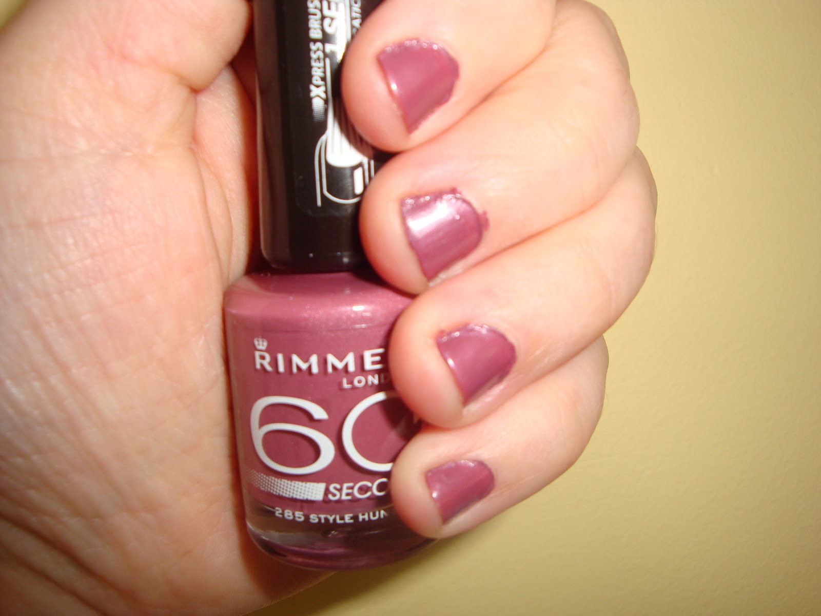 This week I have used the Rimmel London 60 seconds nailpolish in 235 Style