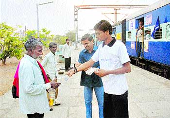 [2009-03-21-Eenadu-Distribution.jpg]