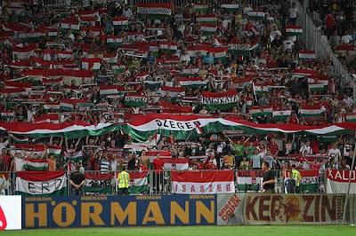 http://3.bp.blogspot.com/__QIjQBvL5-w/S4e1Ww6u6DI/AAAAAAAAAJI/VPjCbd75ihY/s400/Ultras+Hungary.jpg