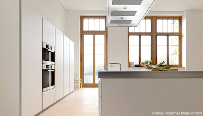 COCINAS MODERNAS: Bulthaup - System b1. La cocina bella y accesible.