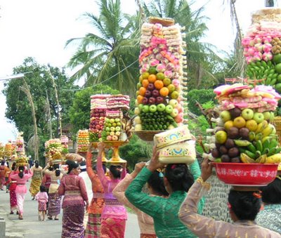 [balinese-offerings-01.jpg]