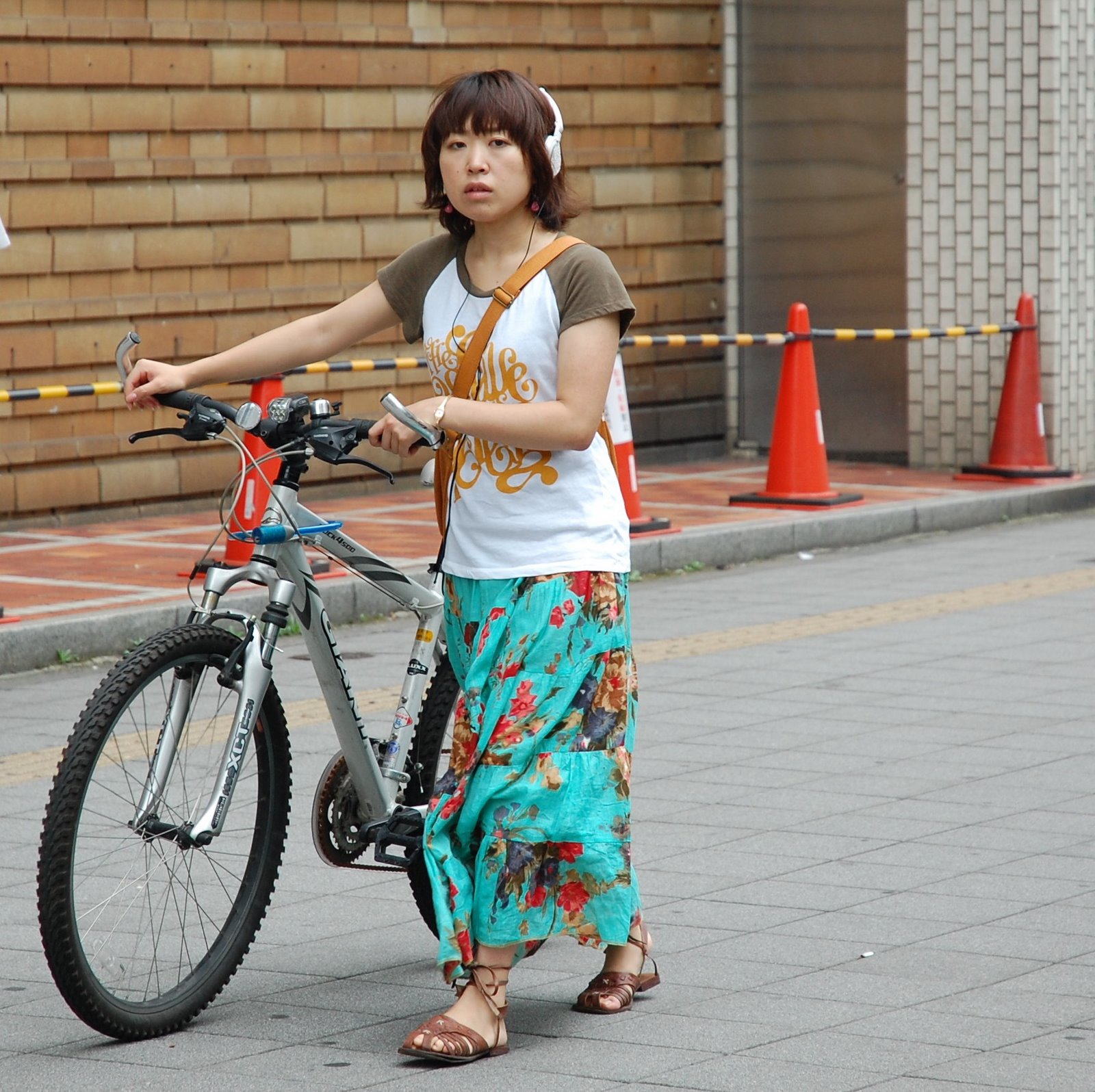 [dsc_0077.jpg]