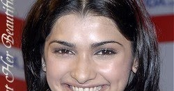 Look At Her Beautiful Face: Prachi Desai Weird Face Shape And Sweet Smile