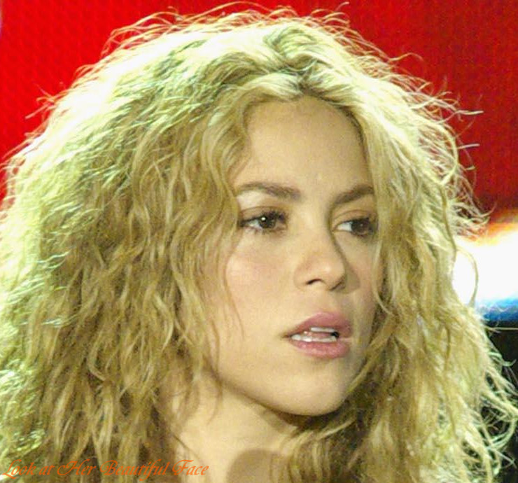 Shakira - Page 2 Shakira+Beautiful+Face+740x690+Pixels