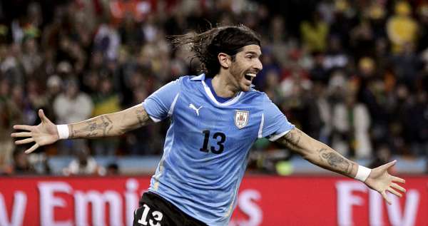 http://3.bp.blogspot.com/__Xkv4Fg-kK0/TC-HGaBojfI/AAAAAAAAANQ/FQUIu4__NvE/s1600/Loco-Abreu-festeja-semifinales-Uruguay_OLEIMA20100702_0129_13.jpg