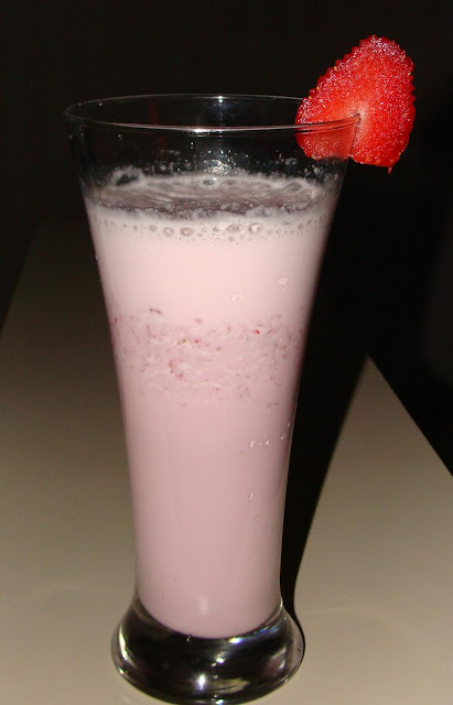 resepi strawberry banana milk shake, resepi milk shake, resepi strawberry milk shake