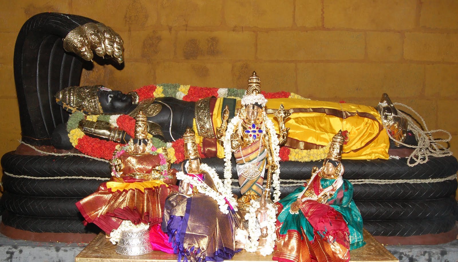 ஸ்ரீரங்கம் ஸ்ரீவைகுண்ட ஏகாதசி திருவிழா முத்தமிழ்ப் பெருவிழா  Aadhi+nayaka+perumal+moolavar