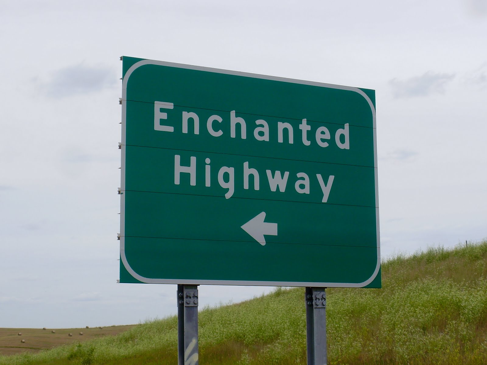 Life at 55 mph Enchanted Highway from Gladstone to Regent in North