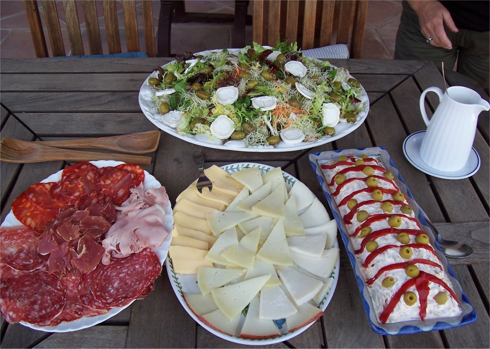 [SundayLunch.jpg]