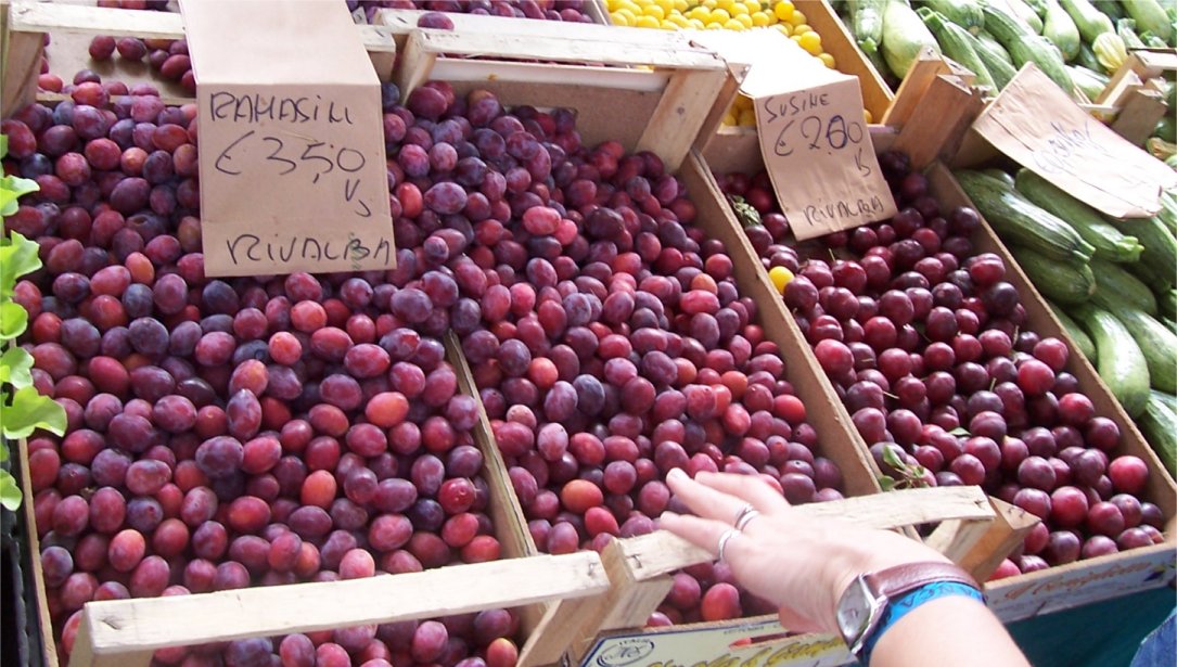 [PiemonteTurinMarket4.JPG]