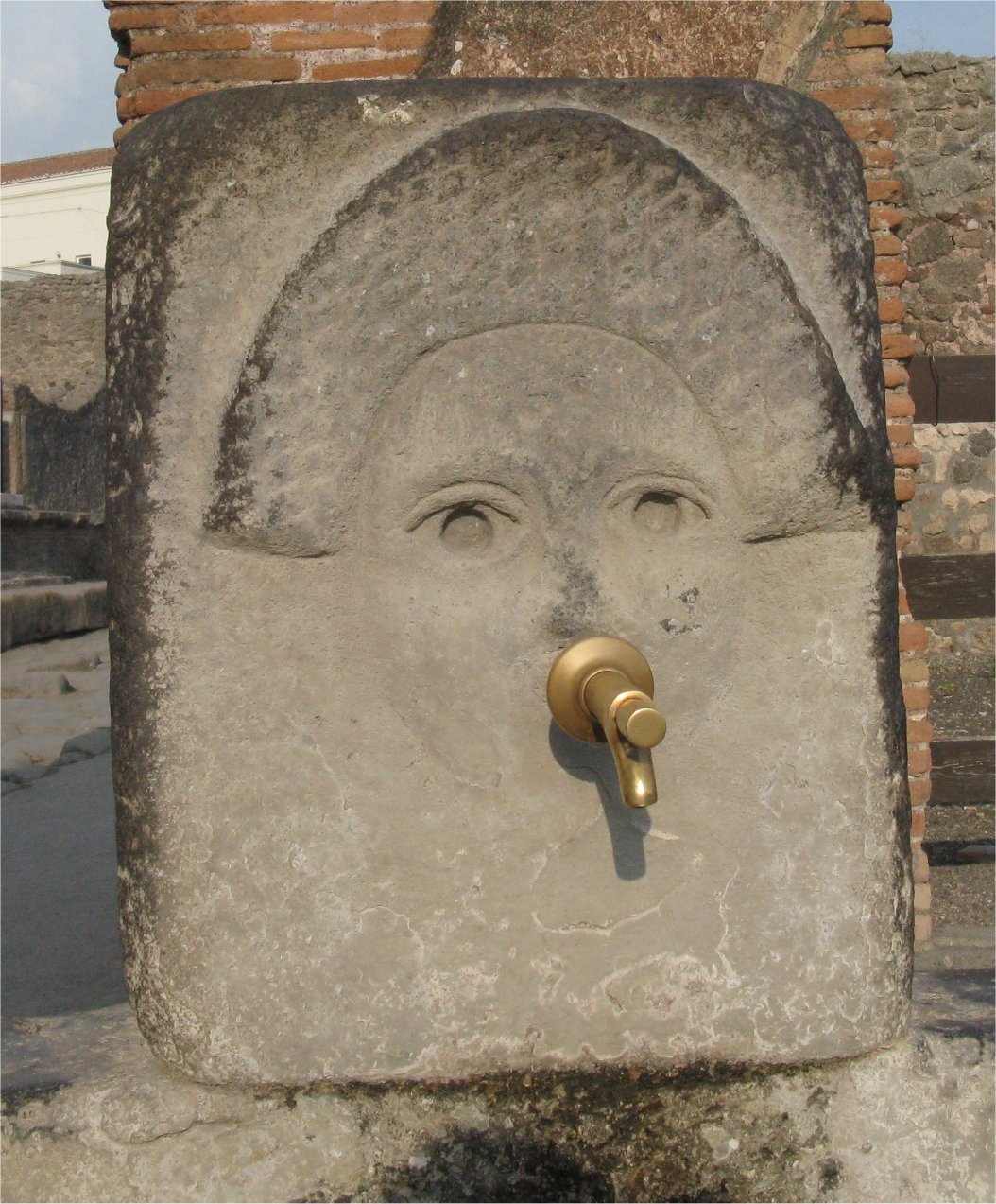 [PompeiiFountain2.jpg]
