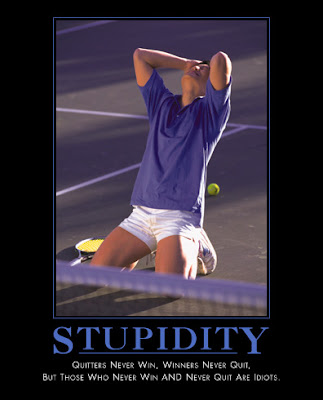 http://3.bp.blogspot.com/__mnhfs3HM-M/SM5TpsdoHpI/AAAAAAAAAl4/SF4AJ1TcPOg/s400/tennis_stupidity.jpg