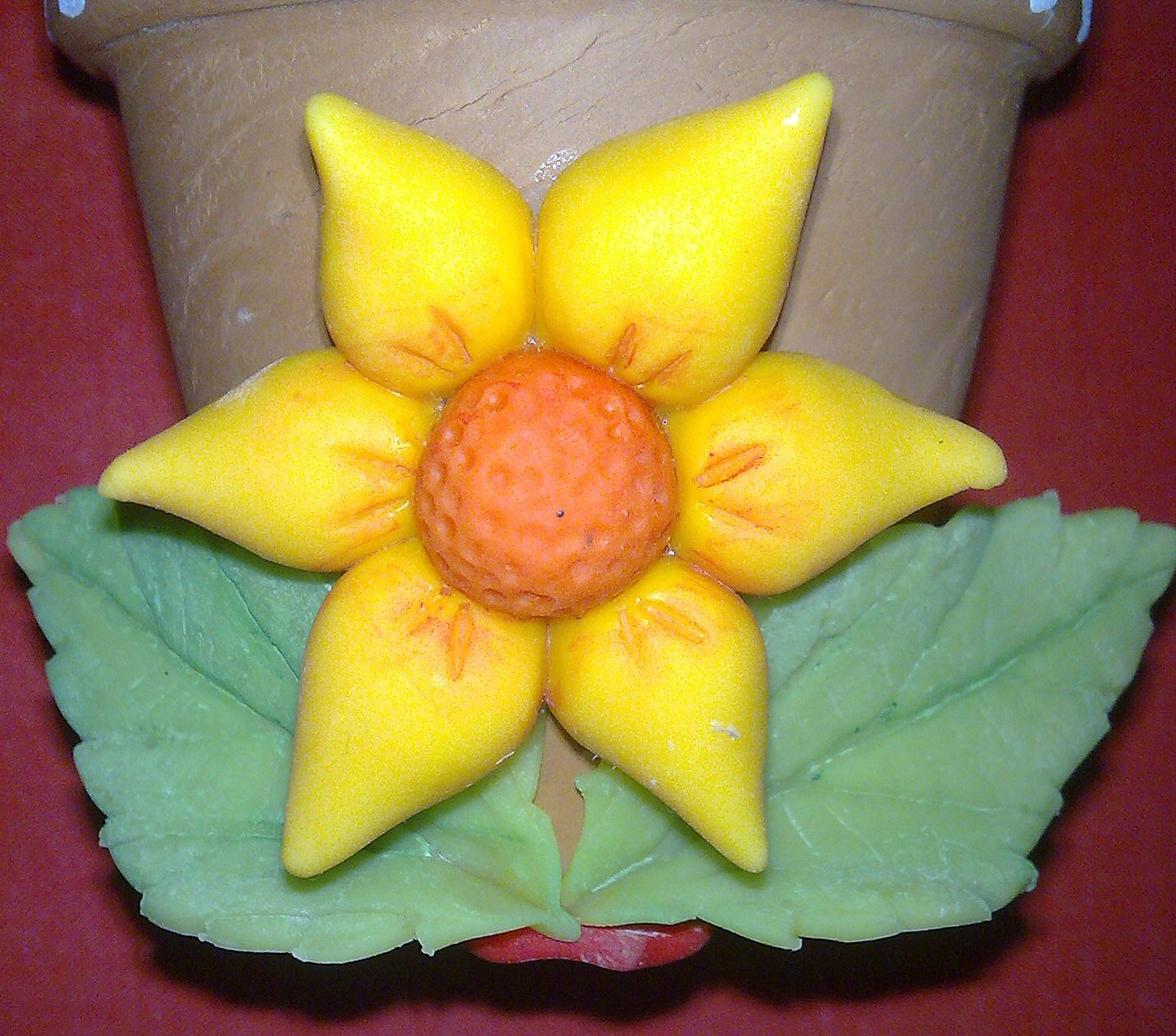 RECUERDOS MAGICOS: Abeja en maceta