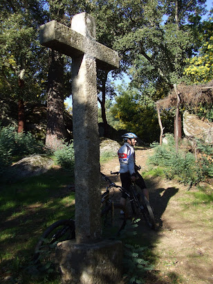 Cruz da capela de São João de Valinhas