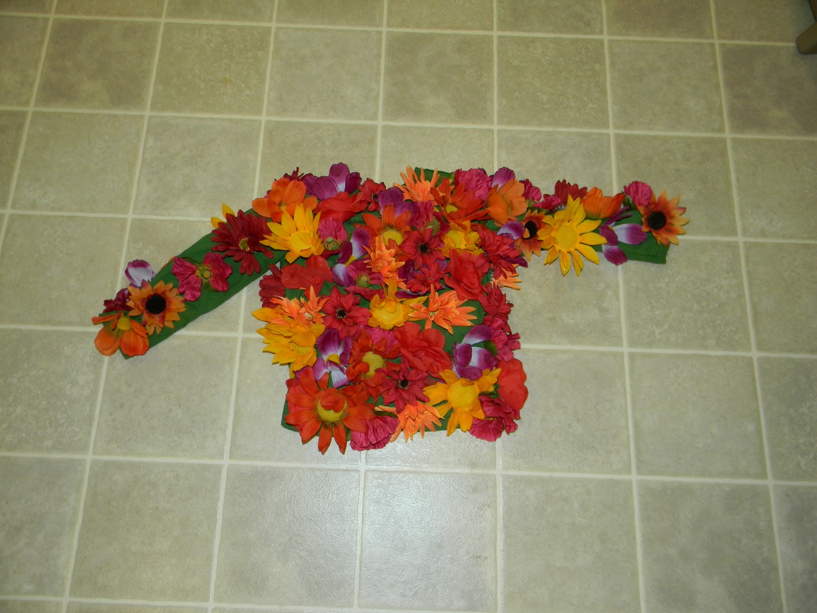 Copycat Crafts Flower pot costume using only hot glue!