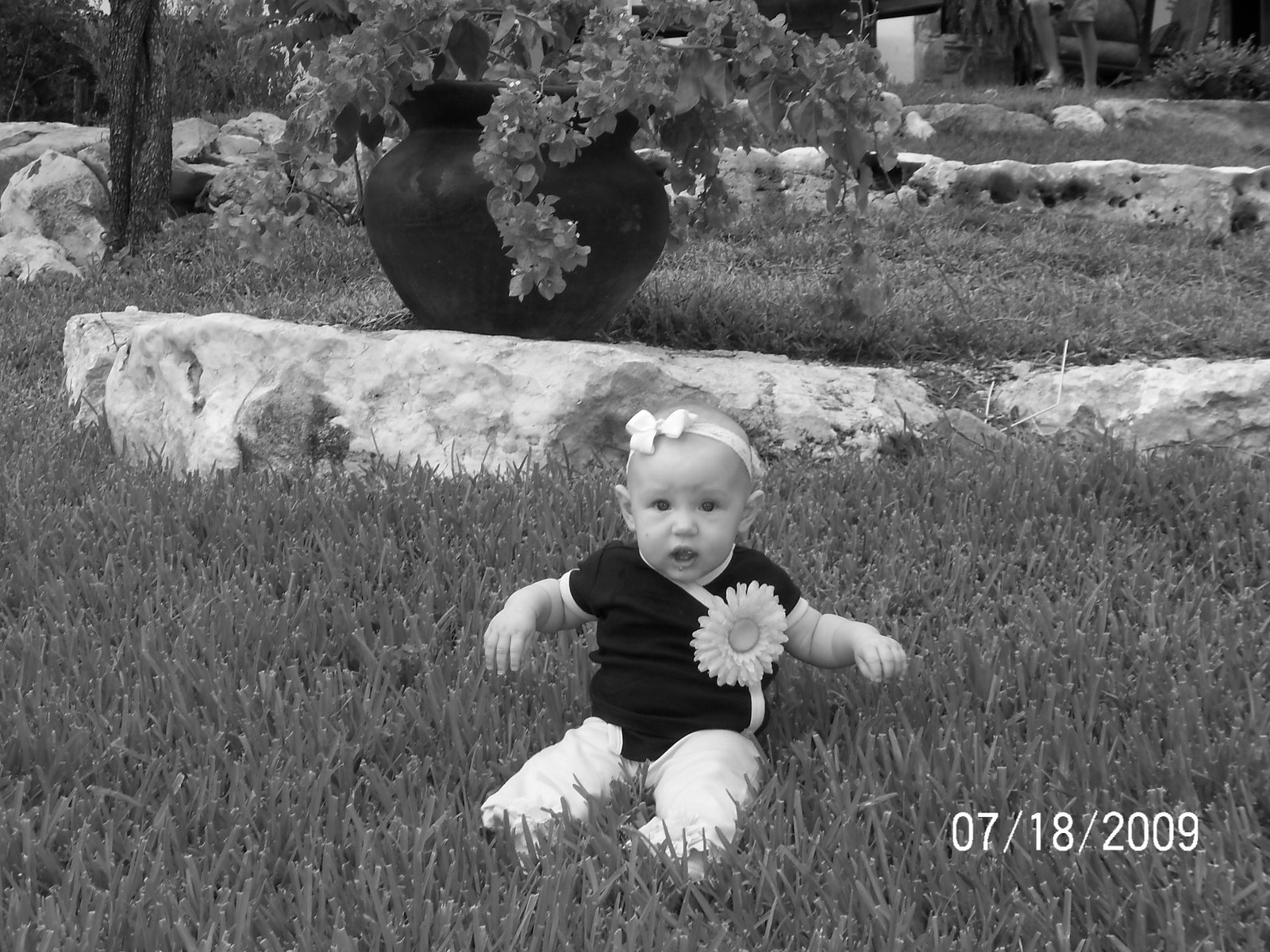 [ava+six+months+021.JPG]