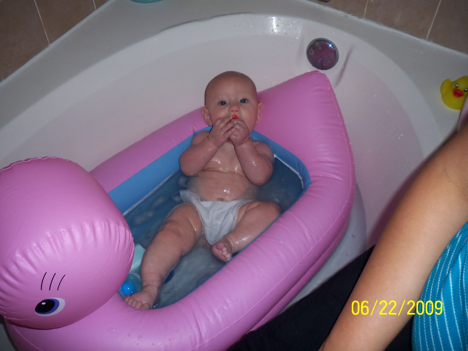 [Ava+Five+Months+old+045.JPG]